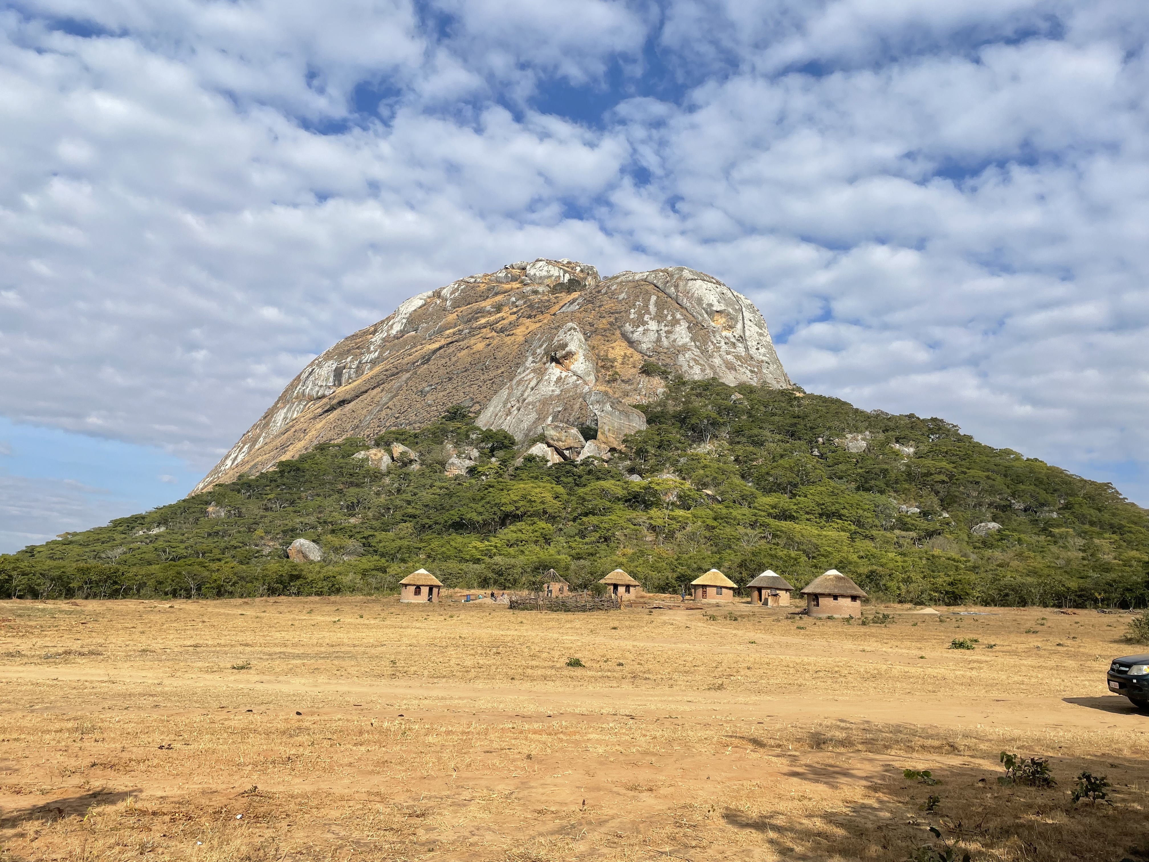 Hora Mountain, Kasitu Valley